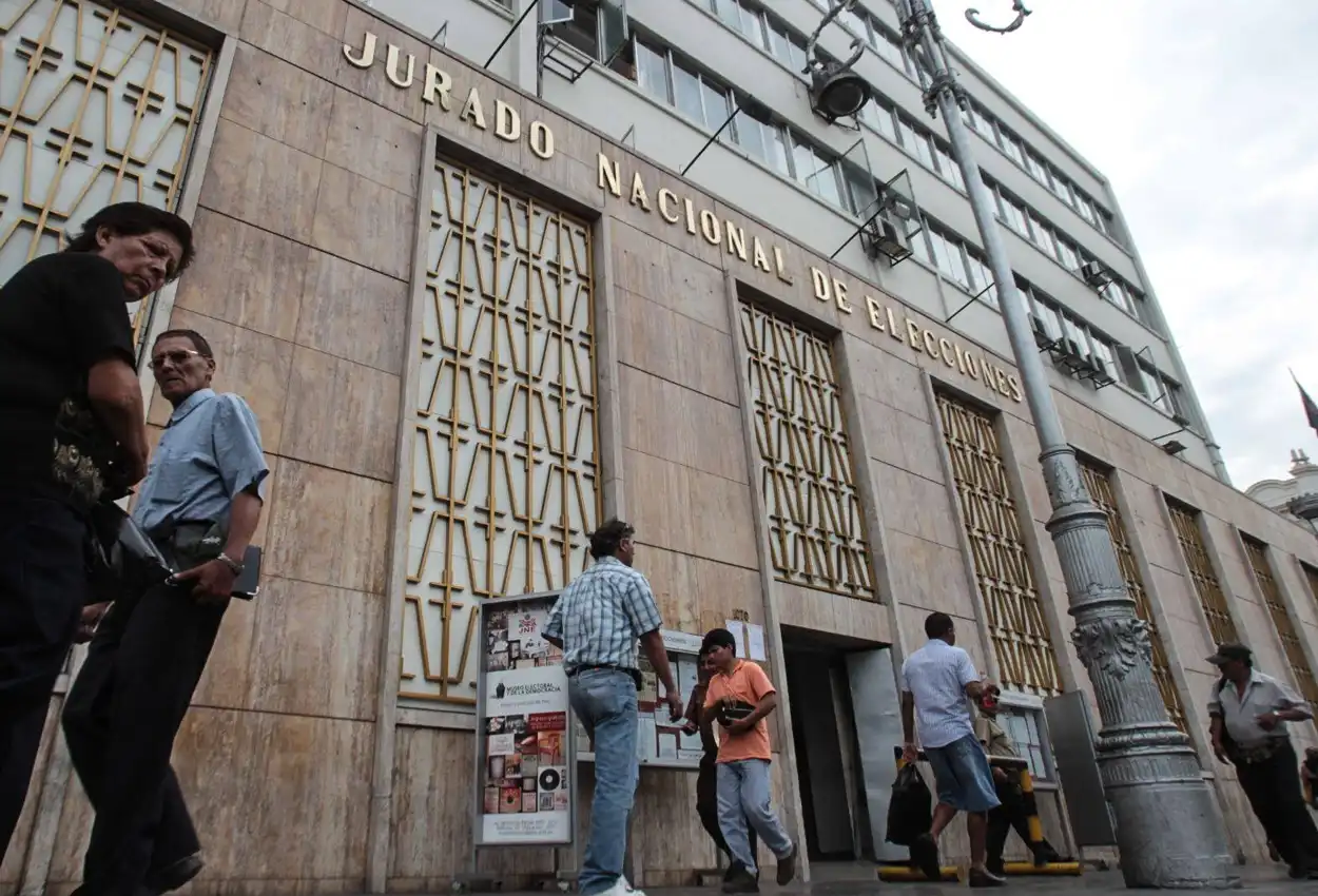 Autoridades de Lima obligadas a respetar la neutralidad
