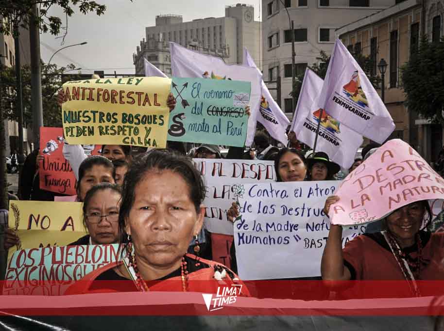 Organizaciones indígenas protestan en Lima contra leyes del Congreso