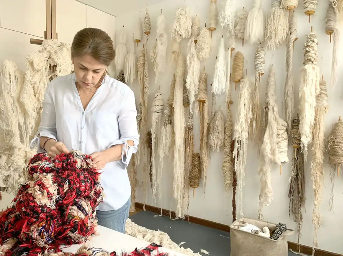 Artista Ana Sofía Ruiz presenta “De la línea al hilo: ritmos interiores” en galería de Barranco