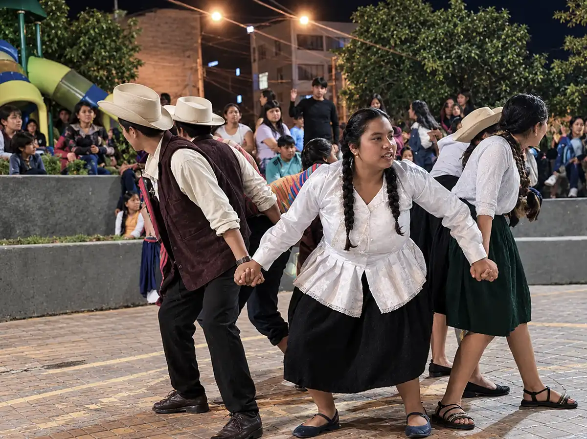 Teatro en la plaza - asociacion cultural Tallo